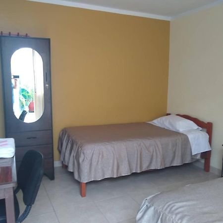 Hospedaje Golden Inn Camana Bagian luar foto